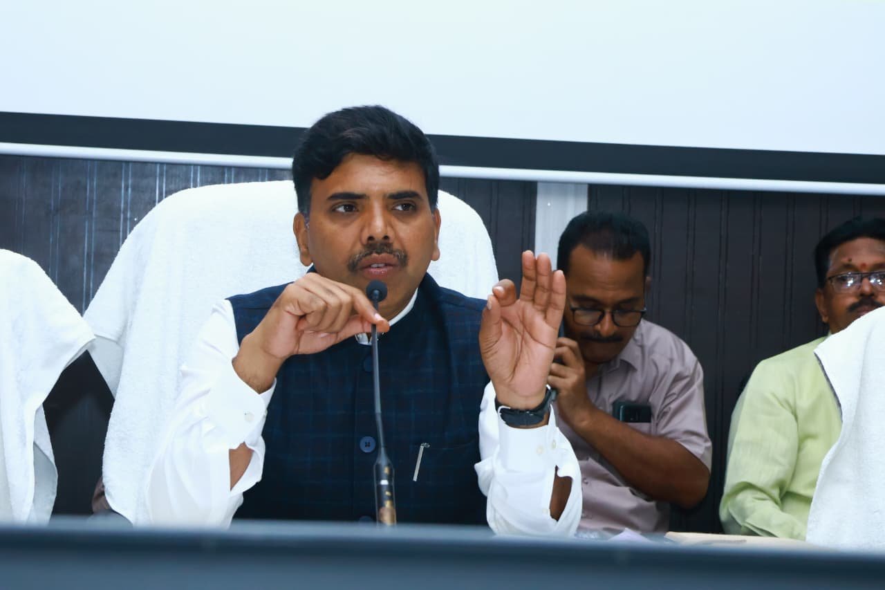 హైదరాబాద్- విజయవాడ జాతీయ రహదారిపై ప్రమాదాల నివారణకు హైవే పెట్రోలింగ్ పెంచడంతోపాటు, ప్రమాదాలు సంభవించకుండా అన్ని జాగ్రత్తలు తీసుకోవాలని:ఇన్చార్జి అదనపు కలెక్టర్ ప్రేమ్ కరణ్ రెడ్డి 